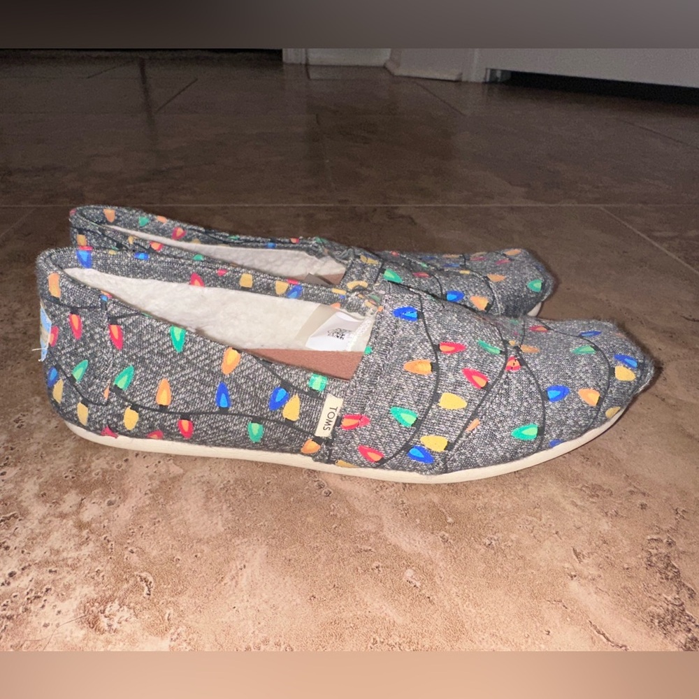 lined christmas toms